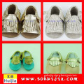 Alibaba express wholesale good quality sweet color bow and tassels sandals indoor First Walkers with baby